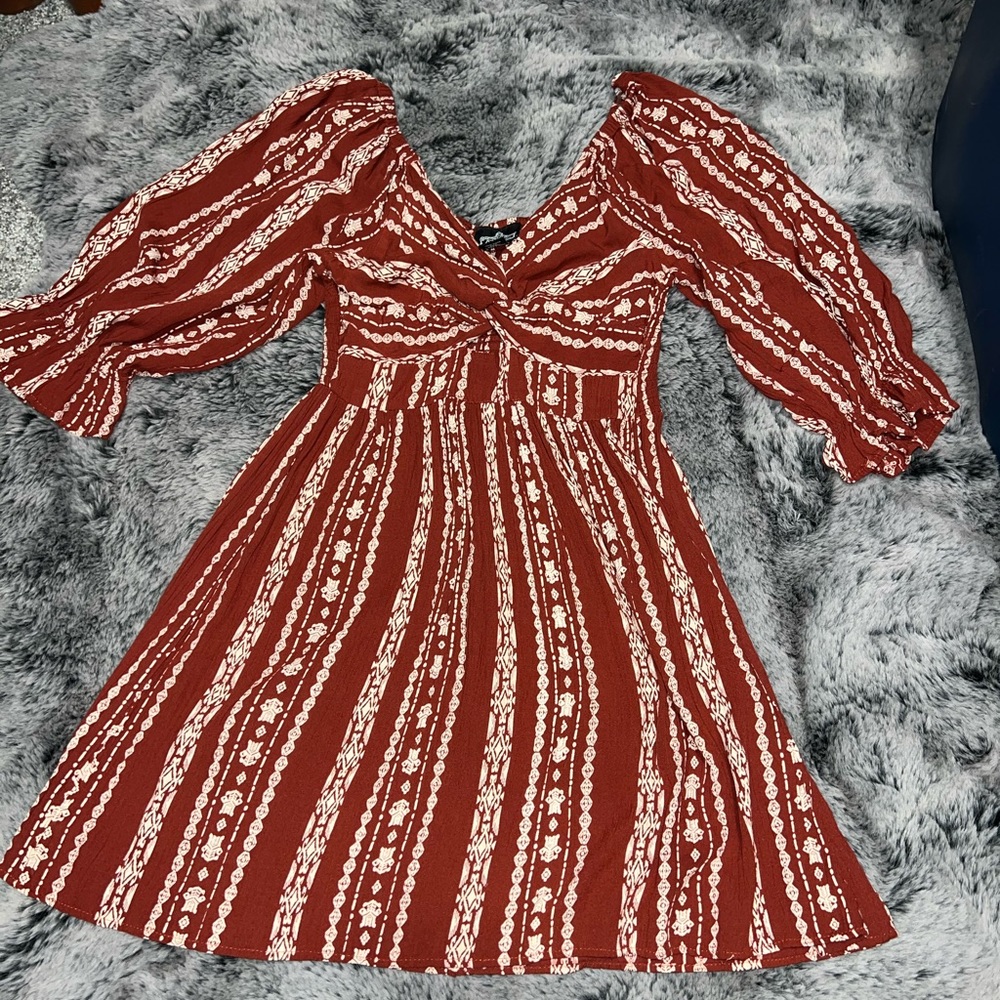 Angies nwot Bishop Sleeve Aztec print dress